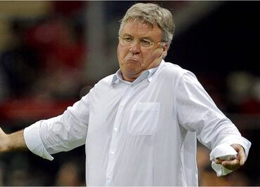 Abramovich anuncia a sus jugadores la llegada de Hiddink