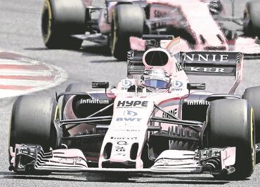 Checo y Ocon, sin líos