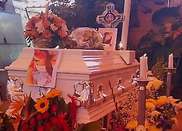 Brenda falleció en su primer día de trabajo cuando explotó el taller pirotécnico en Melchor Ocampo; hoy la velaron