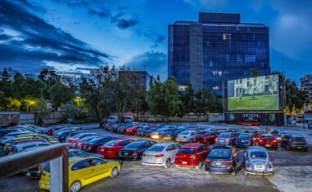 Hay dos sedes del Autocinema Coyote en CDMX. Foto: Sergio Tapia. EL UNIVERSAL