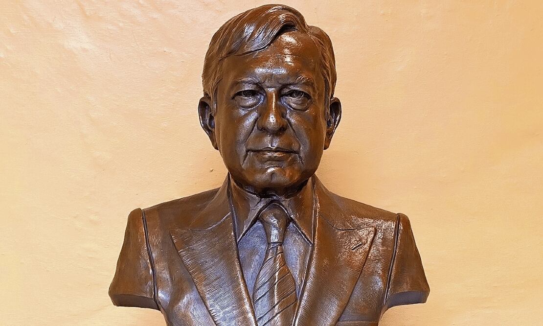 El escultor se acogió a un programa para pagar en 2020 sus impuestos al SAT con un busto del presidente López Obrador. Foto: Especial