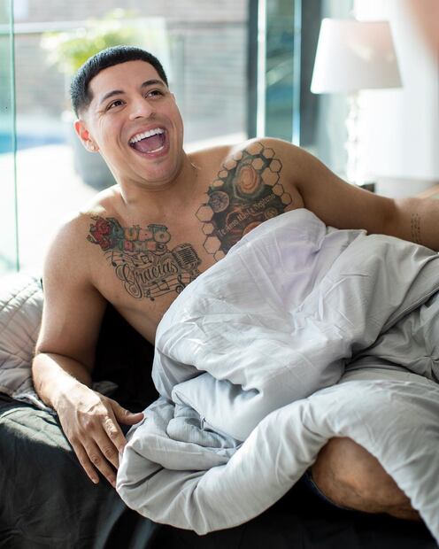 Famosos que eliminaron sus tatuajes Eduin Caz (Fuente Instagram @eduincaz)