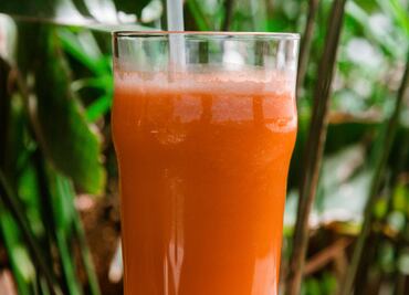 ¿Qué pasa si comes piña con papaya a diario?