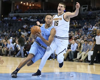 NBA multa a Nikola Jovic por comentario homófobo 