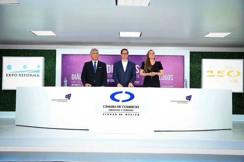 “Muerte civil a servidores públicos corruptos”, aseguró el candidato de Movimiento Ciudadano a la jefatura de Gobierno, Salomón Chertorivski ante el sector empresarial de la capital. Foto: Especial