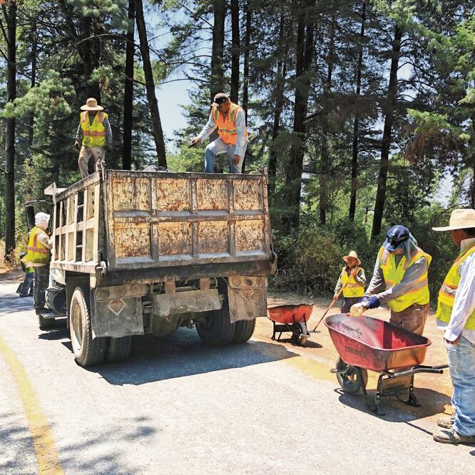La rehabilitación de los caminos de evacuación en Morelos busca facilitar el apoyo a la población en el caso de que Don Goyo aumente su actividad. JUSTINO MIRANDA. EL UNIVERSAL