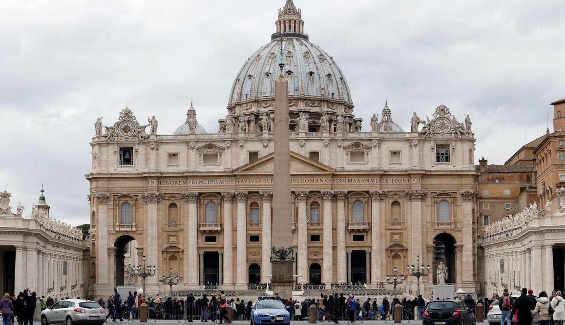 El estado financiero de 2014, difundido tras una reunión del Consejo del Vaticano para Economía, también mostró que la Santa Sede tuvo un déficit en su presupuesto de 25.6 millones de euros (ARCHIVO REUTERS)