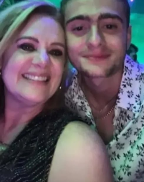 Érika Buenfil se va de antro a famoso club al que acudía su ex Luis Miguel