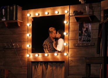 Adaptan "Romeo y Julieta" a lengua de señas