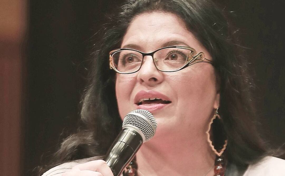 En la foto: Alejandra Frausto, promotora cultural del candidato a la presidencia por Morena Andrés Manuel López Obrador (ARCHIVO. EL UNIVERSAL)