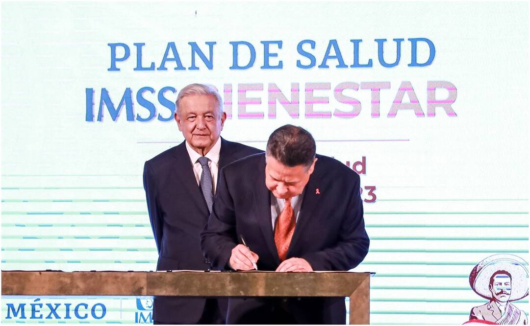 Julio Menchaca y AMLO. Foto: Especial