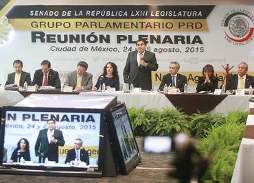 Ratifican a Barbosa y a Padierna como líderes en el Senado