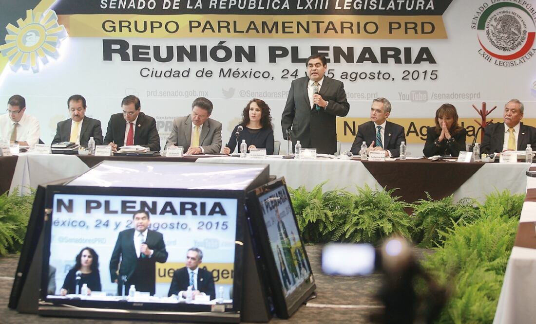 Miguel Barbosa, al centro, dice que la economía mundial repercutirá en la canasta básica de las familias (ADRIÁN HERNÁNDEZ. EL UNIVERSAL)