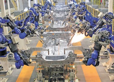 Industria automotriz, de la quiebra al resurgimiento