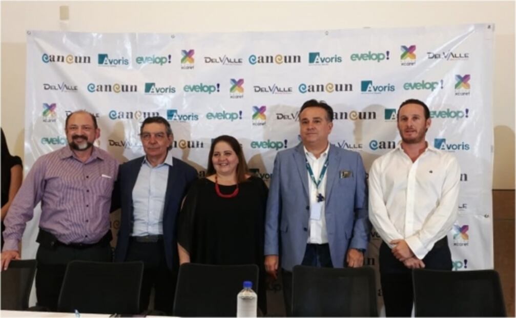 Aterriza en Cancún uno de los aviones más modernos del mundo