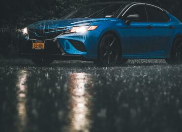 Recomendaciones para cuidar las llantas del auto en época de lluvia