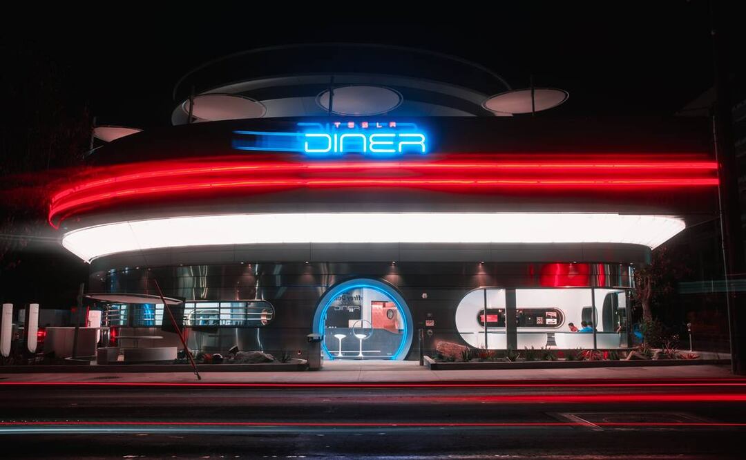 Tesla Diner, el nuevo restaurante de Elon Musk en Los Ángeles. Foto: Tesla / X