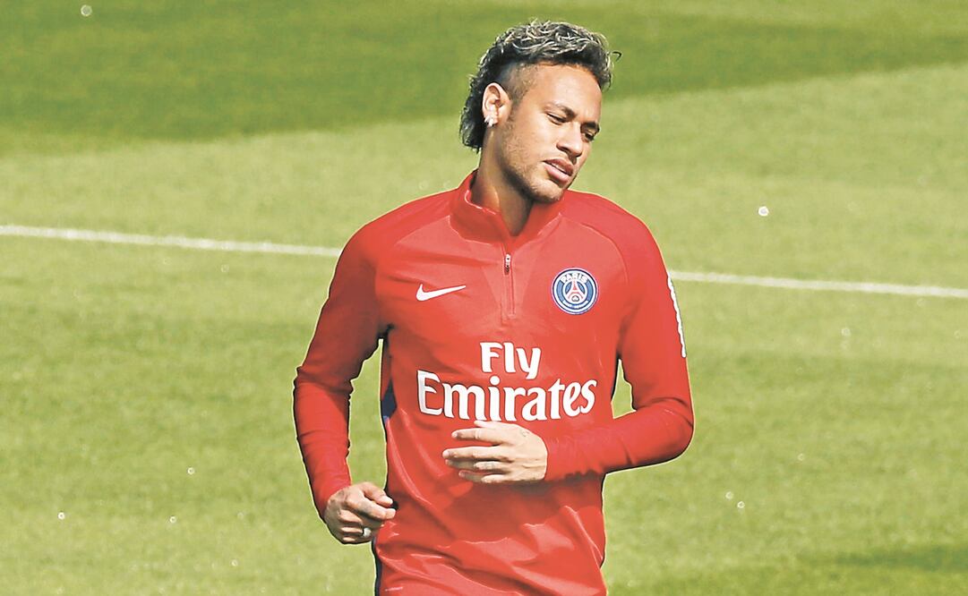 Naymar debuta esta tarde con su nuevo club, el París Saint-Germain. (EFE)