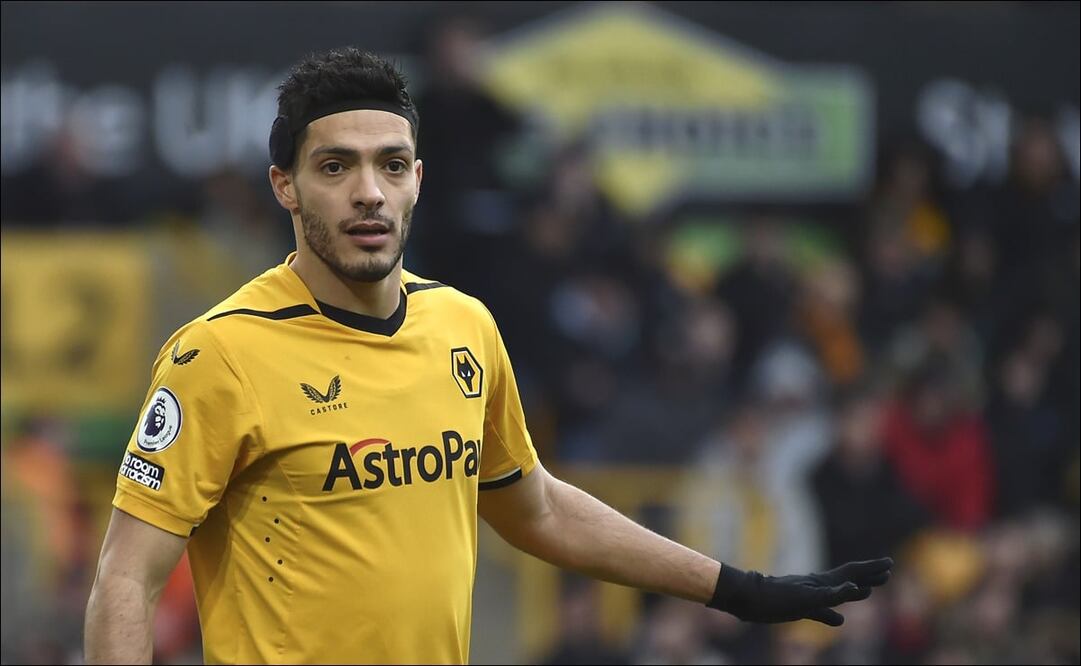 Raúl Jiménez brilló en la victoria de los Wolves en el Molineux. FOTO: AP 