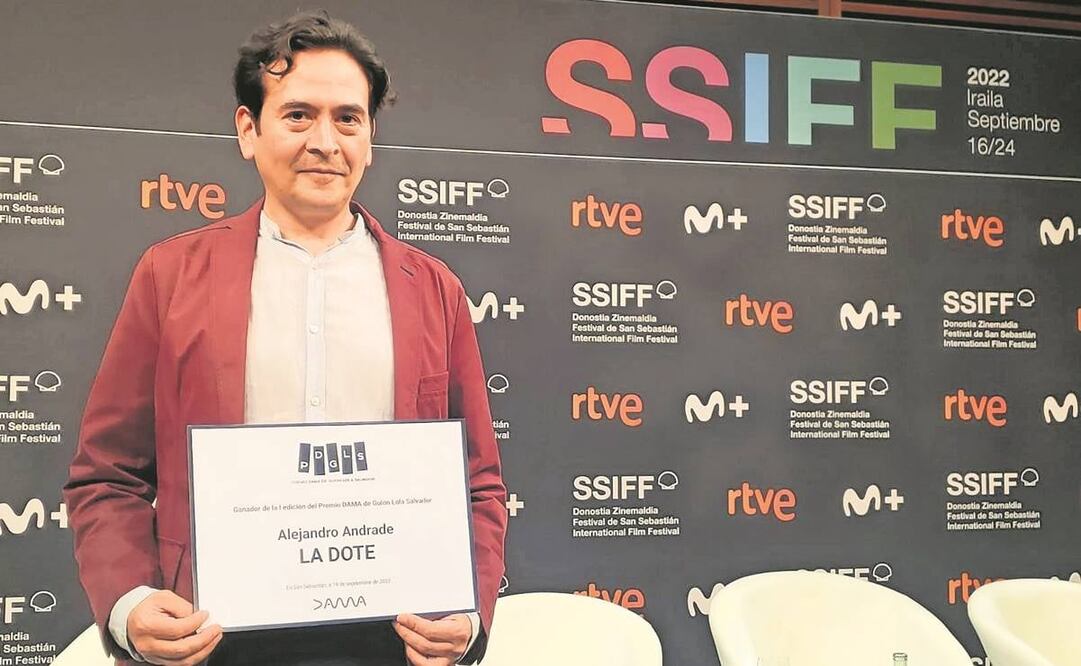 El realizador explicó que para él es importante dar voz a las mujeres indigenas, sobre quienes trata el trabajo que fue premiado. Foto: Alejandra Musi/ EL UNIVERSAL