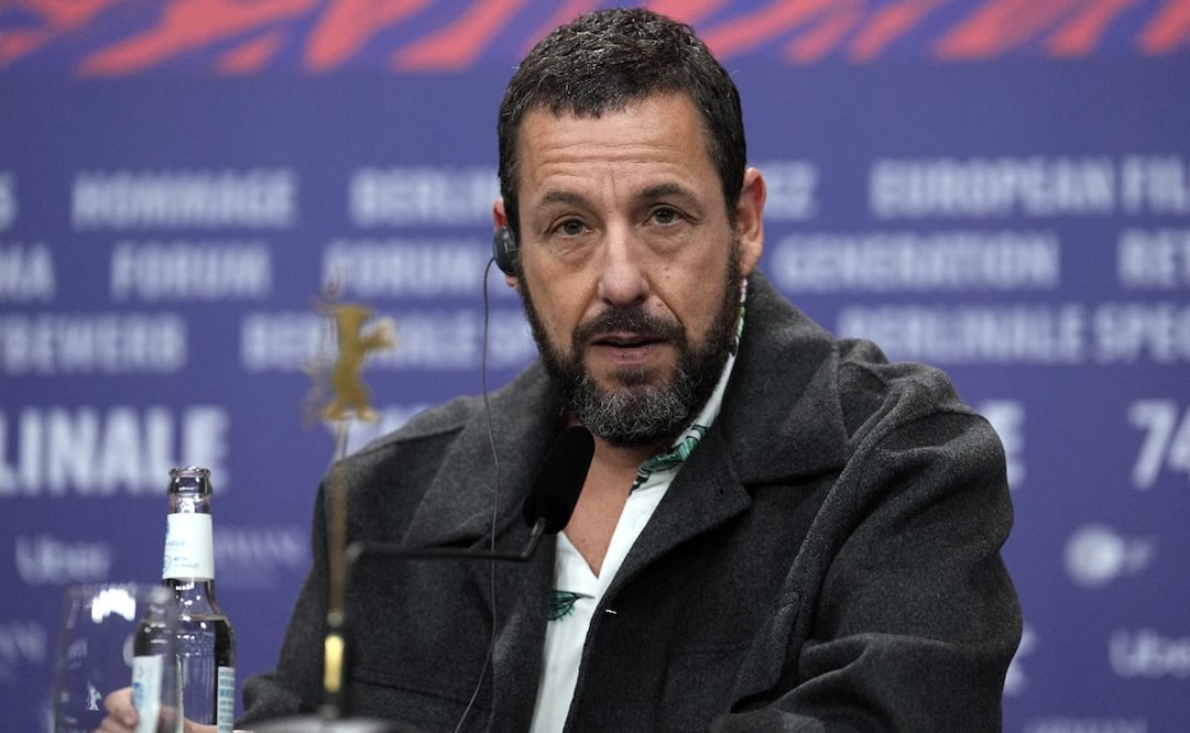 Adam Sandler habla de "Spaceman" en la Berlinale 2024. Foto: AP.