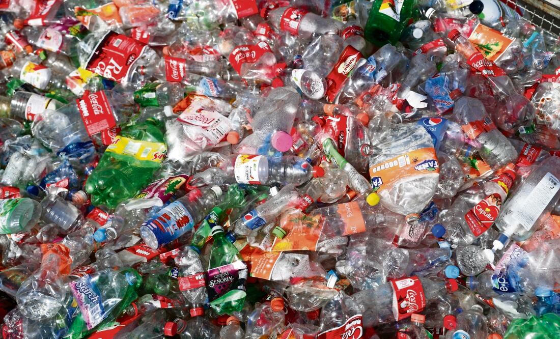 La V Asamblea de la ONU para el Medio Ambiente (UNEA-5) hizo historia en 2022 en Nairobi, donde aprobó una resolución para empezar la negociación del primer tratado global contra la contaminación plástica.