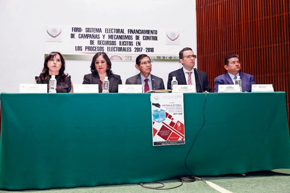 Expertos señalaron la necesidad de establecer criterios claros para topes de gasto en materia de propaganda gubernamental. Foto: ARCHIVO EL UNIVERSAL