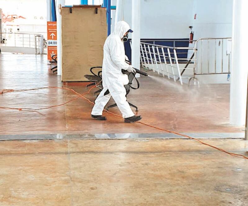 En las labores de desinfección se utilizaron sustancias que duran hasta un mes, pero en tres semanas se repetirá el proceso, indican autoridades. Foto: Especial