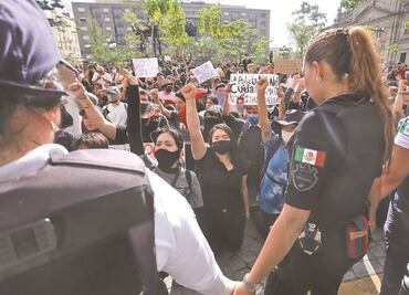 Al ritmo de Molotov, protestan por tercer día por Giovanni López