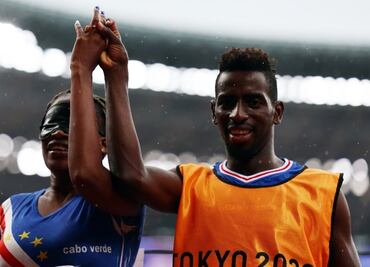 Le piden matrimonio a atleta paralímpica en pleno Estadio Olímpico