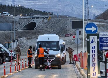 Riesgo de nuevos aludes frena la búsqueda de mineros en Turquía
