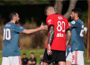 VIDEO: La espectacular asistencia de Santiago Giménez en la derrota del Feyenoord