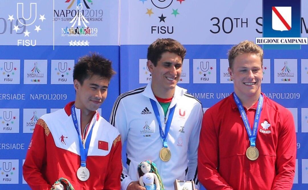 Mexican iego Balleza in the podium with his competitors from China and Canada - Photo: Taken from Diego Balleza's TWITTER