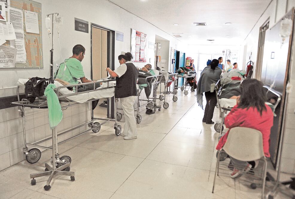 Retrasos y aplazamiento en la realización de cirugías y de estudios médicos, múltiples demoras en la atención y mala calidad se registran en los servicios médicos públicos de México, sustentan organizaciones civiles (ARCHIVO. EL UNIVERSAL)