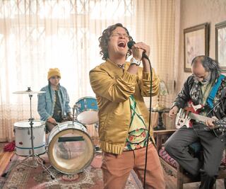 Youtubers enchufan al cine con "Dedicada a mi ex"