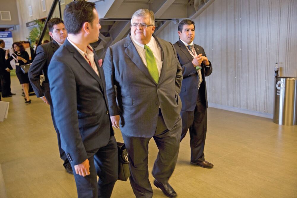 Sin régimen cambiario flexible, situación sería más difícil: Carstens