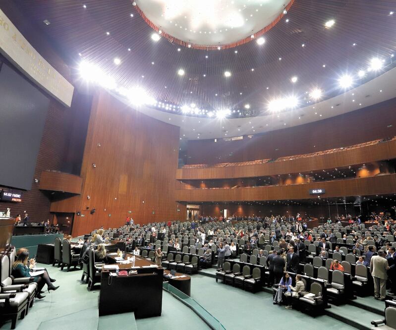 Los legisladores establecieron que el Ejecutivo, en un plazo de 60 días hábiles, debe crear una comisión de expertos encargada de coordinar y vigilar la implementación de la Ley de Amnistía. Foto: BERENICE FREGOSO. EL UNIVERSAL