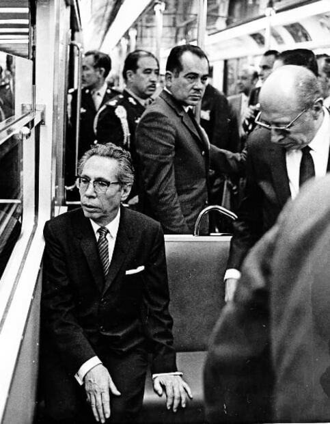 Línea 1 del Metro, fantasmas, leyendas y otras curiosidades