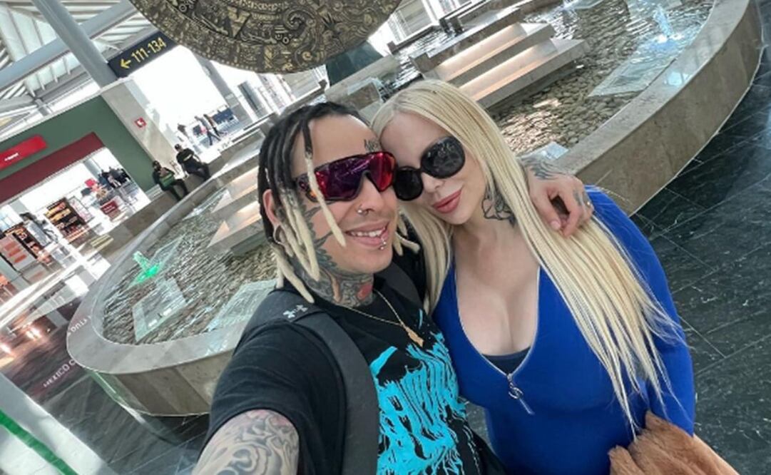 “Muy lindo el AIFA”, escribió la cantante al compartir una foto con su esposo. Foto: Instagram @sabrinasabrokreal