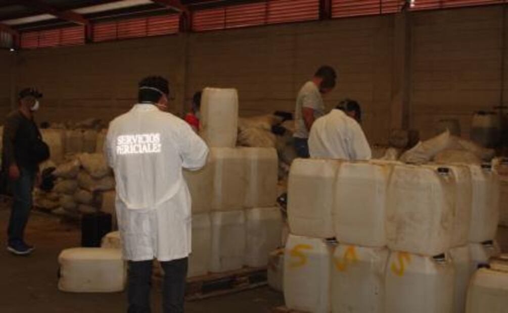 Destruye PGR más de 19 toneladas de droga y sustancias químicas en Sinaloa