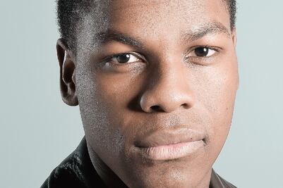 Evacúan a Boyega por amenaza de bomba