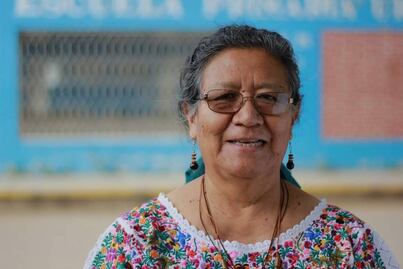 Dan último adiós a Carmen Santiago, defensora oaxaqueña que entregó bastón de mando a AMLO