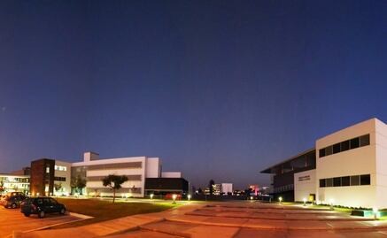 Deben aprender a cocinar antes de casarse para evitar ser apuñaladas, dice profesor a alumnas y lo suspenden