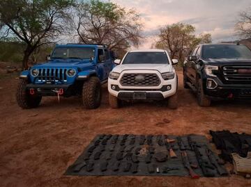 Aseguran tres vehículos con armas y equipo táctico en Navojoa, Sonora; dos tenían reporte de robo