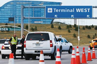 Cerremos las fronteras: Trump; es poco realista: Clinton