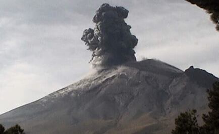Reportan dos explosiones del volcán Popocatépetl