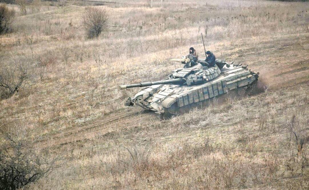 Fuerzas ucranianas participan en ejercicios militares antiterrorismo en la región de Donbass, en medio de una escalada del conflicto con Rusia. Foto: AFP