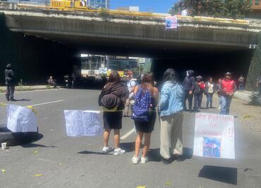 Bloqueo desquicia Santa Fe; familiares y amigos de joven atropellado exigen justicia
