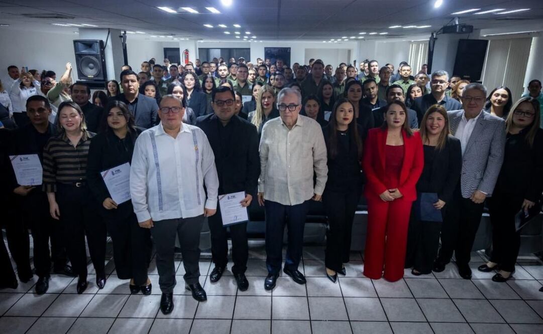 Gobernador de Sinaloa entrega nombramientos a 69 nuevos agente (18/11/2025). Foto: Especial