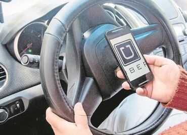 Denuncian cobro indebido en Uber con supuesta fotografía falsa